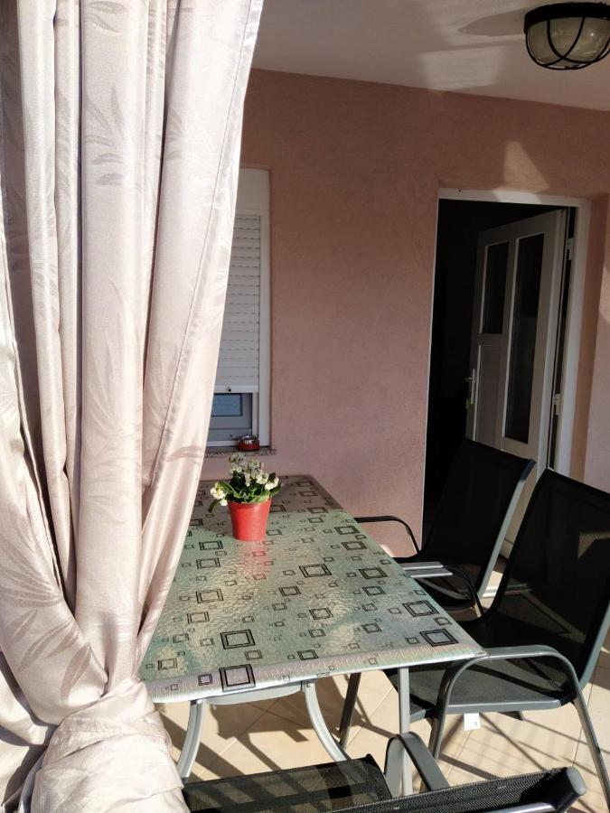 ויר Apartmani Ruza מראה חיצוני תמונה