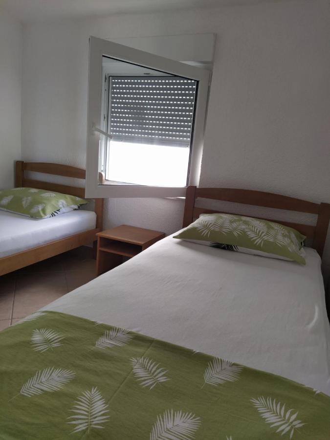ויר Apartmani Ruza מראה חיצוני תמונה