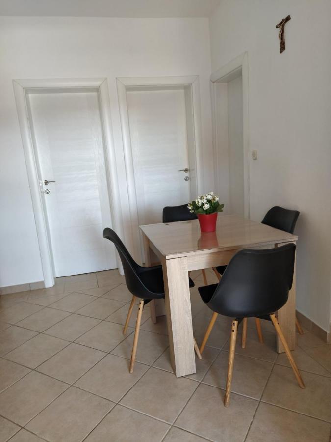 ויר Apartmani Ruza מראה חיצוני תמונה