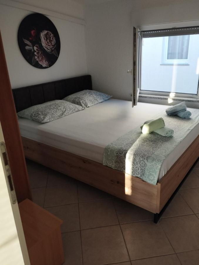 ויר Apartmani Ruza מראה חיצוני תמונה