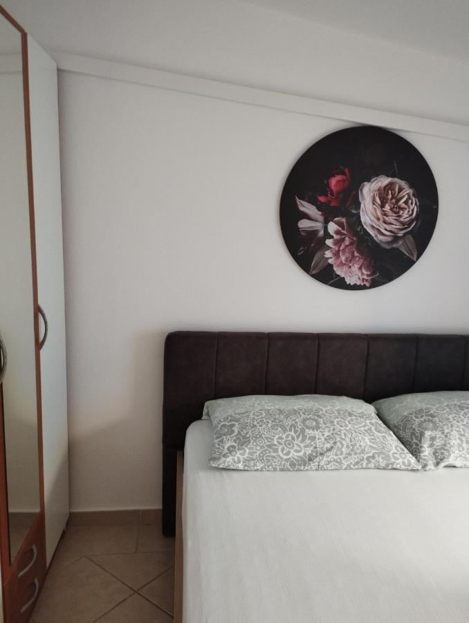 ויר Apartmani Ruza מראה חיצוני תמונה
